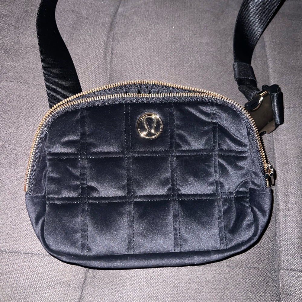 Lululemon Velvet belt bag